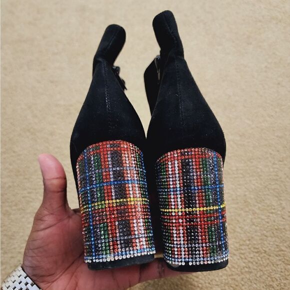 Betsy Johnson - Picture 8 of 15